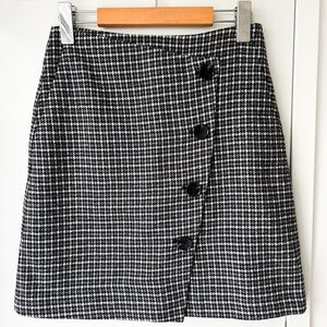 Simon’s Contemporaine houndstooth print wool skirt